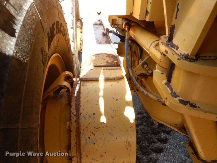 image for item DR4502 1996 Caterpillar 140H  motor grader