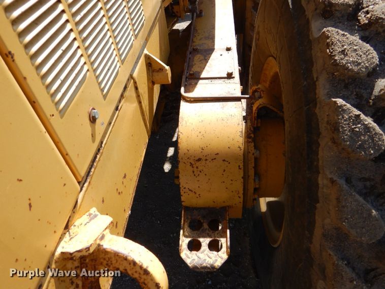 image for item DR4502 1996 Caterpillar 140H  motor grader