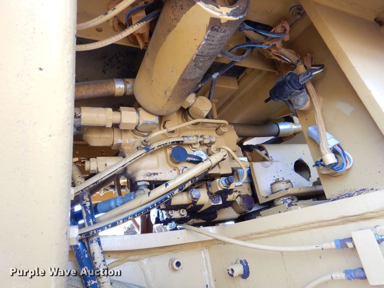 image for item DR4502 1996 Caterpillar 140H  motor grader