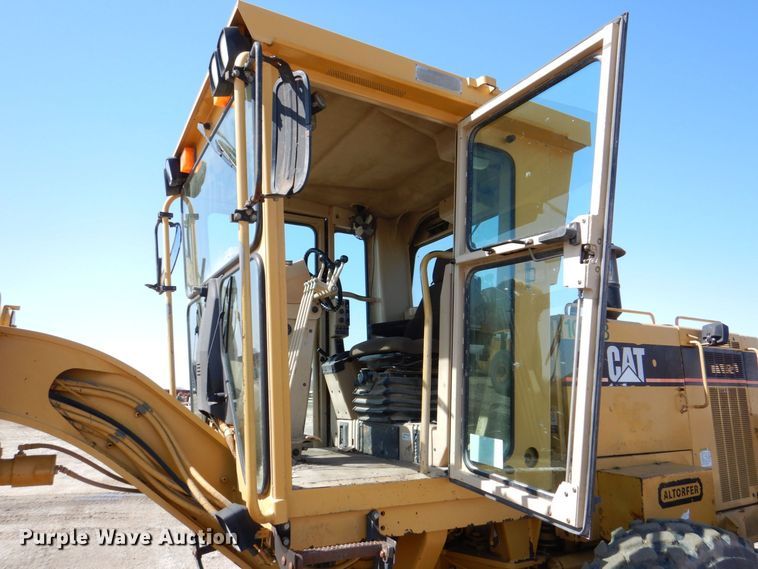 image for item DR4502 1996 Caterpillar 140H  motor grader