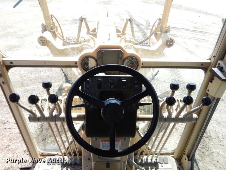 image for item DR4502 1996 Caterpillar 140H  motor grader