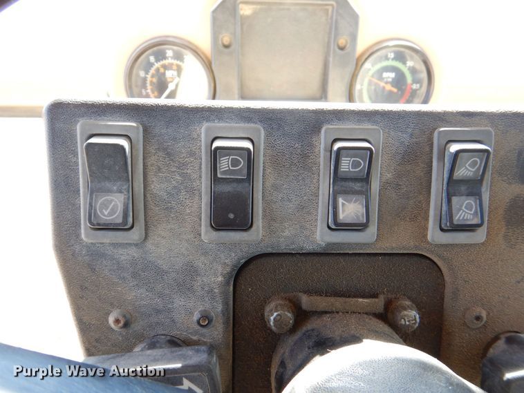 image for item DR4502 1996 Caterpillar 140H  motor grader