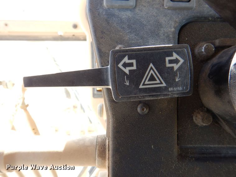 image for item DR4502 1996 Caterpillar 140H  motor grader