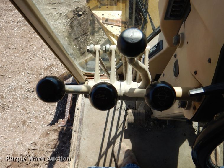 image for item DR4502 1996 Caterpillar 140H  motor grader