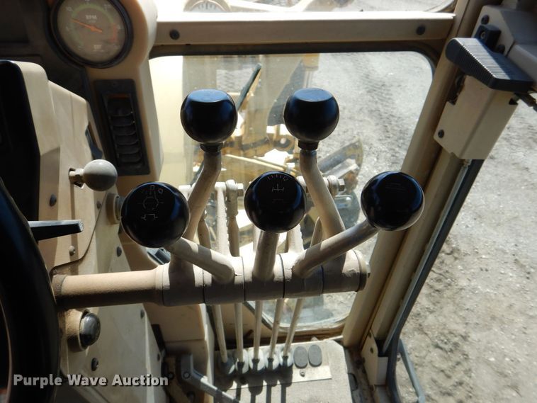 image for item DR4502 1996 Caterpillar 140H  motor grader