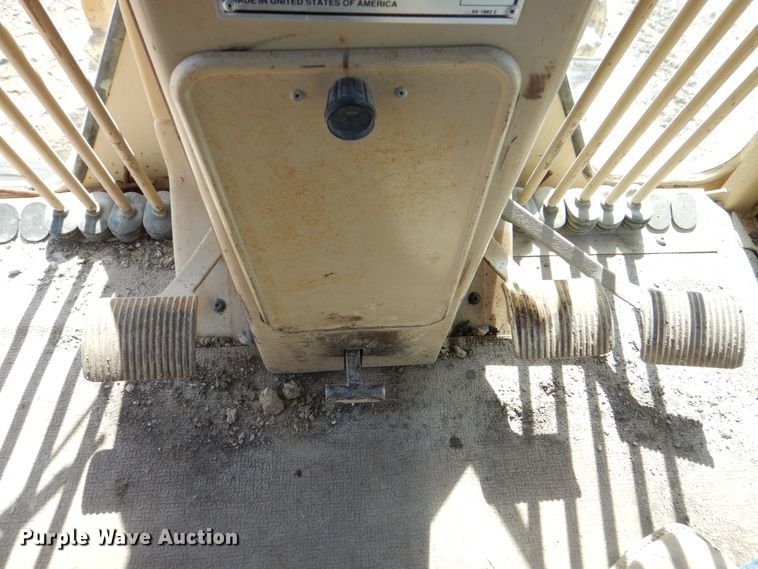 image for item DR4502 1996 Caterpillar 140H  motor grader