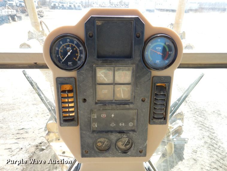 image for item DR4502 1996 Caterpillar 140H  motor grader