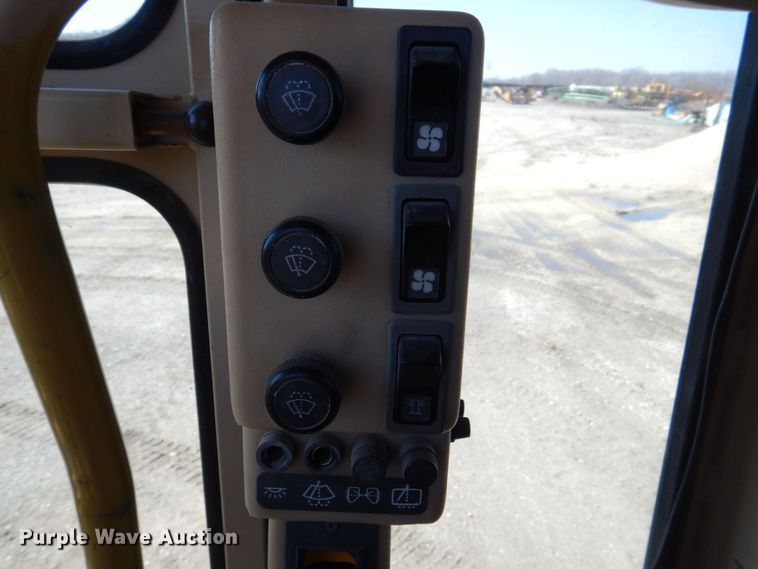 image for item DR4502 1996 Caterpillar 140H  motor grader