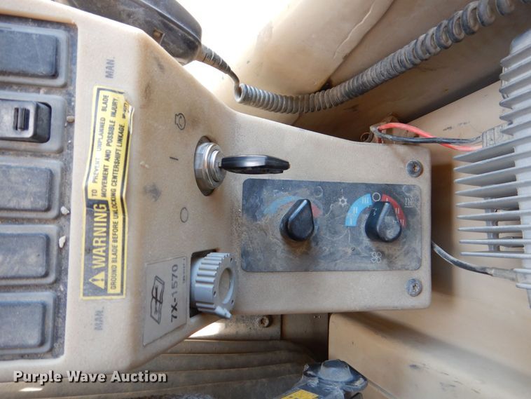 image for item DR4502 1996 Caterpillar 140H  motor grader