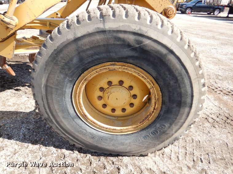 image for item DR4502 1996 Caterpillar 140H  motor grader