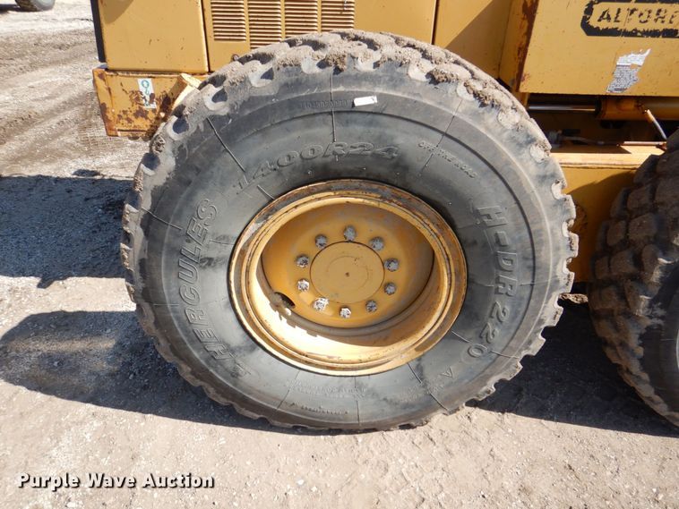 image for item DR4502 1996 Caterpillar 140H  motor grader