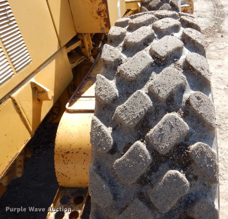 image for item DR4502 1996 Caterpillar 140H  motor grader