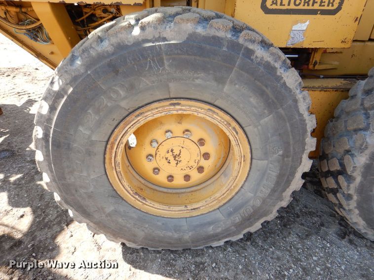 image for item DR4502 1996 Caterpillar 140H  motor grader