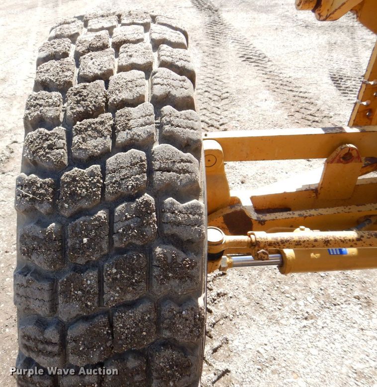 image for item DR4502 1996 Caterpillar 140H  motor grader