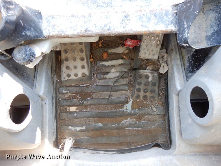 image for item DR4503 2010 Caterpillar 256C  skid steer loader