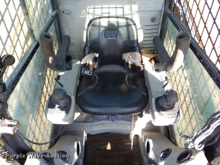 image for item DR4503 2010 Caterpillar 256C  skid steer loader