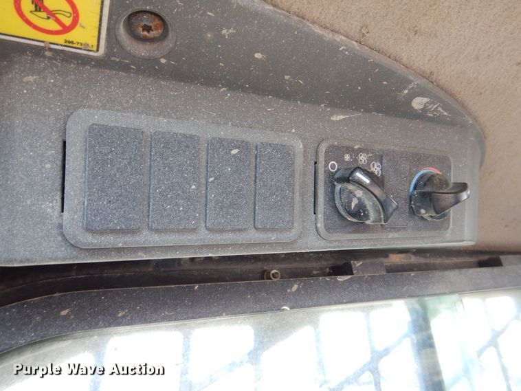 image for item DR4503 2010 Caterpillar 256C  skid steer loader