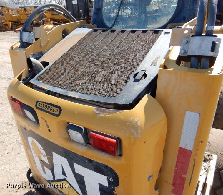 image for item DR4503 2010 Caterpillar 256C  skid steer loader