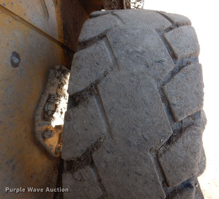 image for item DR4503 2010 Caterpillar 256C  skid steer loader