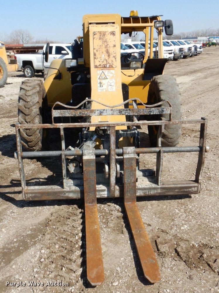 image for item DR4514 2008 Caterpillar TL943  telehandler