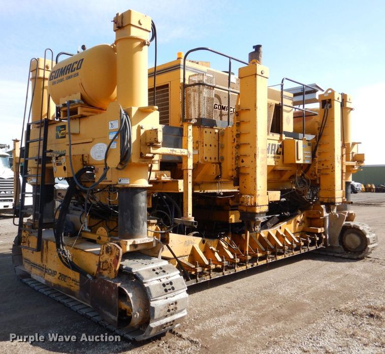 image for item DR4518 Gomaco GHP-2800  slipform paver