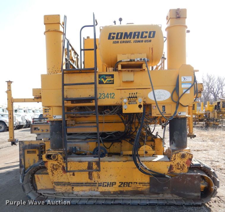 image for item DR4518 Gomaco GHP-2800  slipform paver