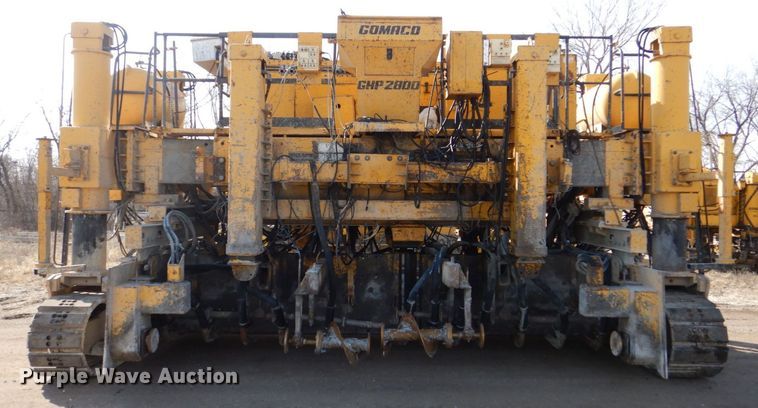 image for item DR4518 Gomaco GHP-2800  slipform paver