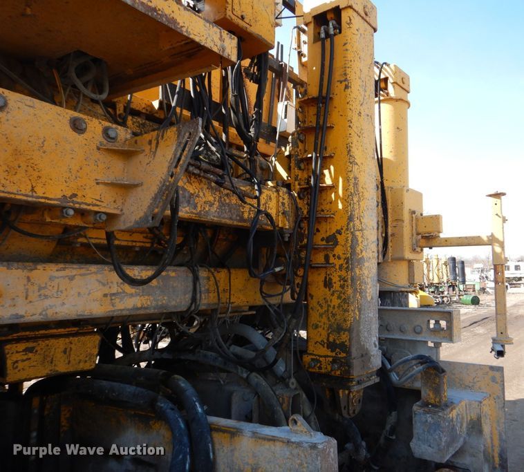 image for item DR4518 Gomaco GHP-2800  slipform paver