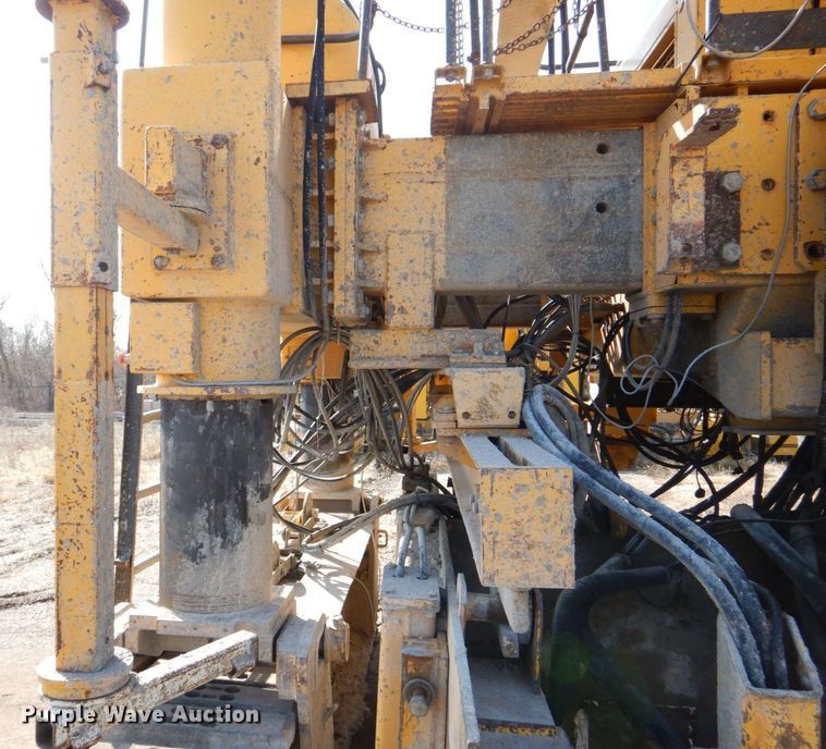 image for item DR4518 Gomaco GHP-2800  slipform paver