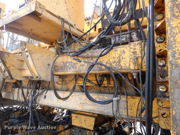 image for item DR4518 Gomaco GHP-2800  slipform paver