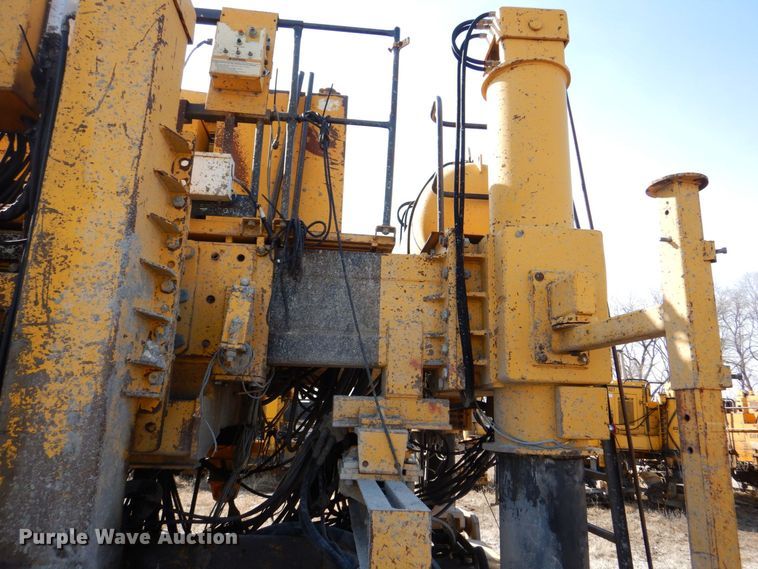 image for item DR4518 Gomaco GHP-2800  slipform paver