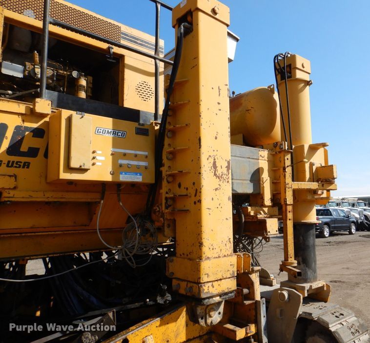 image for item DR4518 Gomaco GHP-2800  slipform paver