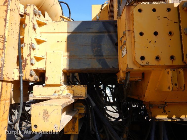 image for item DR4518 Gomaco GHP-2800  slipform paver