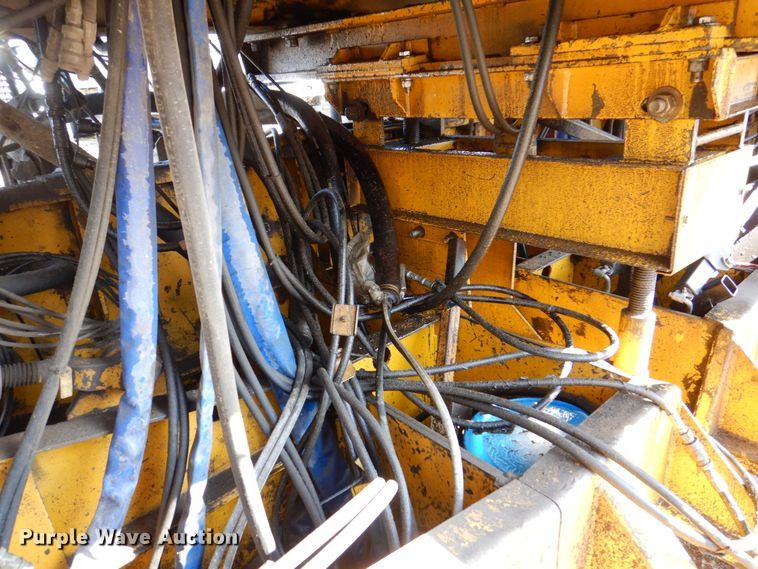 image for item DR4518 Gomaco GHP-2800  slipform paver