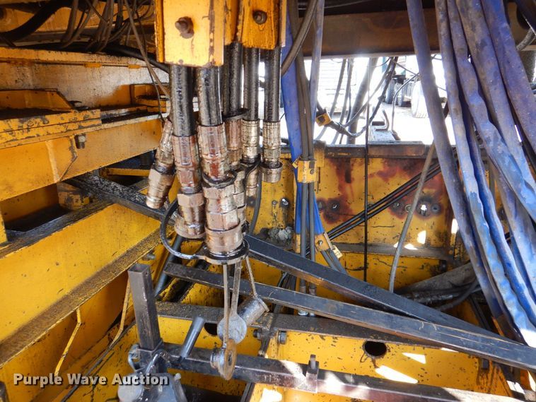 image for item DR4518 Gomaco GHP-2800  slipform paver