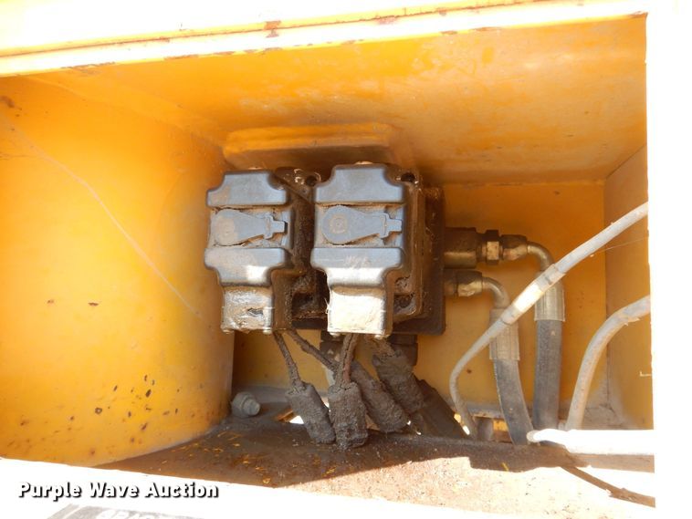 image for item DR4518 Gomaco GHP-2800  slipform paver