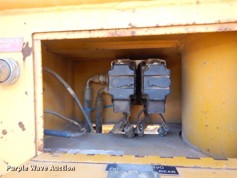 image for item DR4518 Gomaco GHP-2800  slipform paver