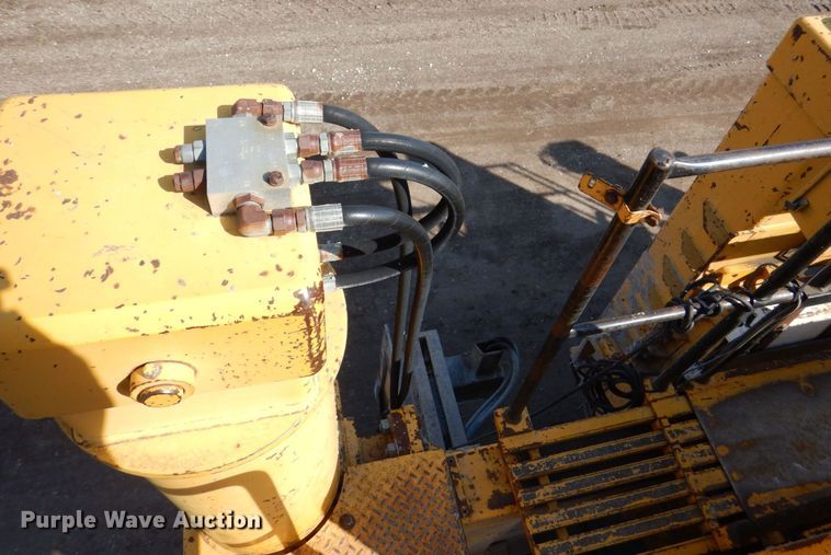 image for item DR4518 Gomaco GHP-2800  slipform paver