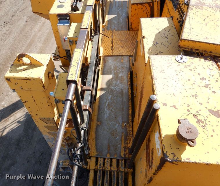 image for item DR4518 Gomaco GHP-2800  slipform paver