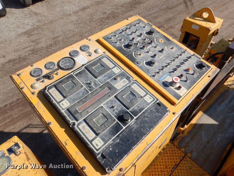 image for item DR4518 Gomaco GHP-2800  slipform paver