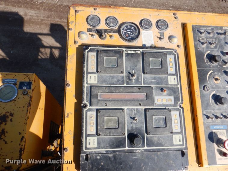 image for item DR4518 Gomaco GHP-2800  slipform paver