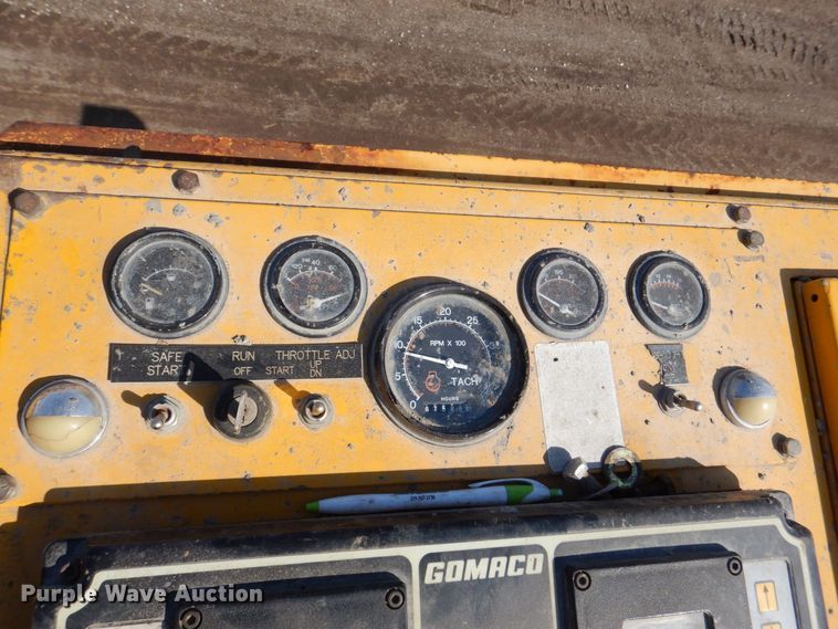 image for item DR4518 Gomaco GHP-2800  slipform paver