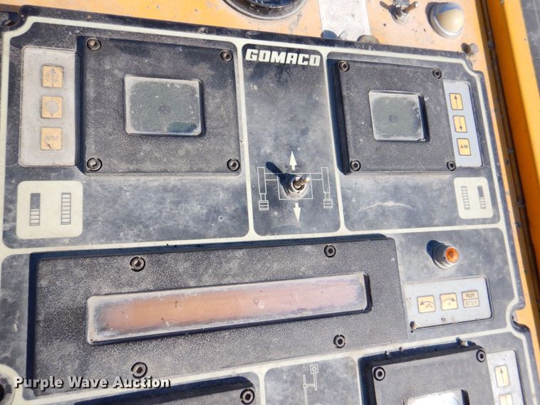 image for item DR4518 Gomaco GHP-2800  slipform paver