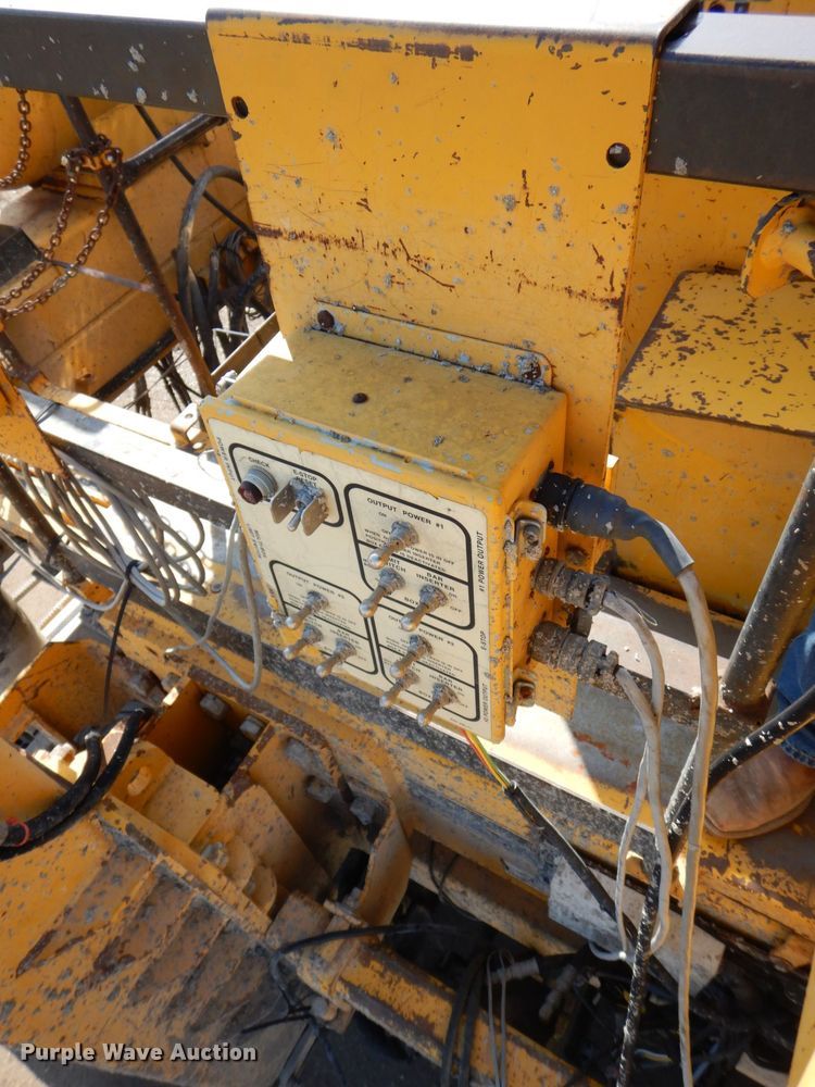 image for item DR4518 Gomaco GHP-2800  slipform paver