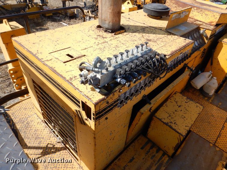 image for item DR4518 Gomaco GHP-2800  slipform paver