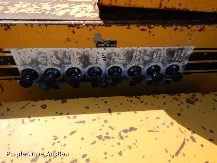 image for item DR4518 Gomaco GHP-2800  slipform paver