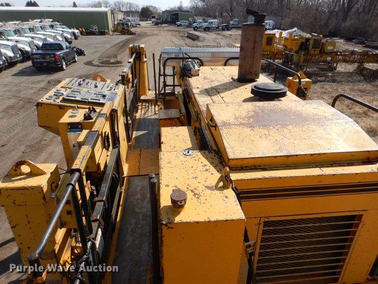 image for item DR4518 Gomaco GHP-2800  slipform paver