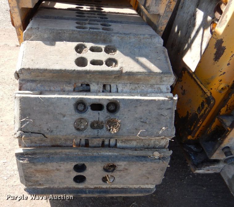 image for item DR4518 Gomaco GHP-2800  slipform paver