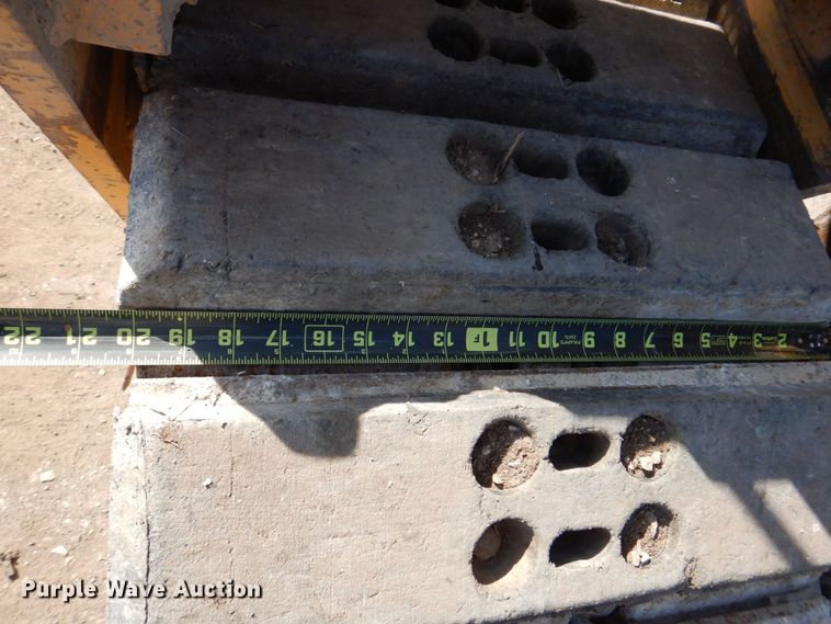 image for item DR4518 Gomaco GHP-2800  slipform paver