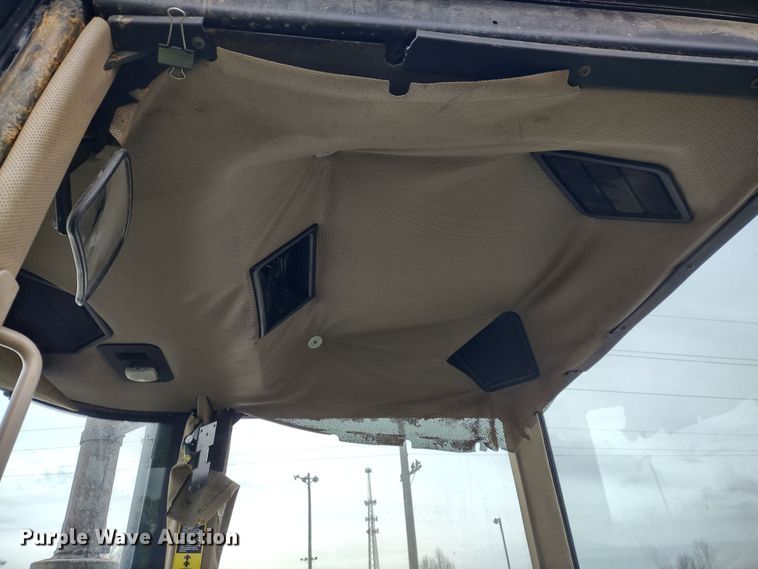 image for item DR8260 1995 John Deere 8770  4WD tractor